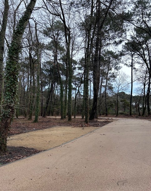 Nouveau parking à côté de la mairie